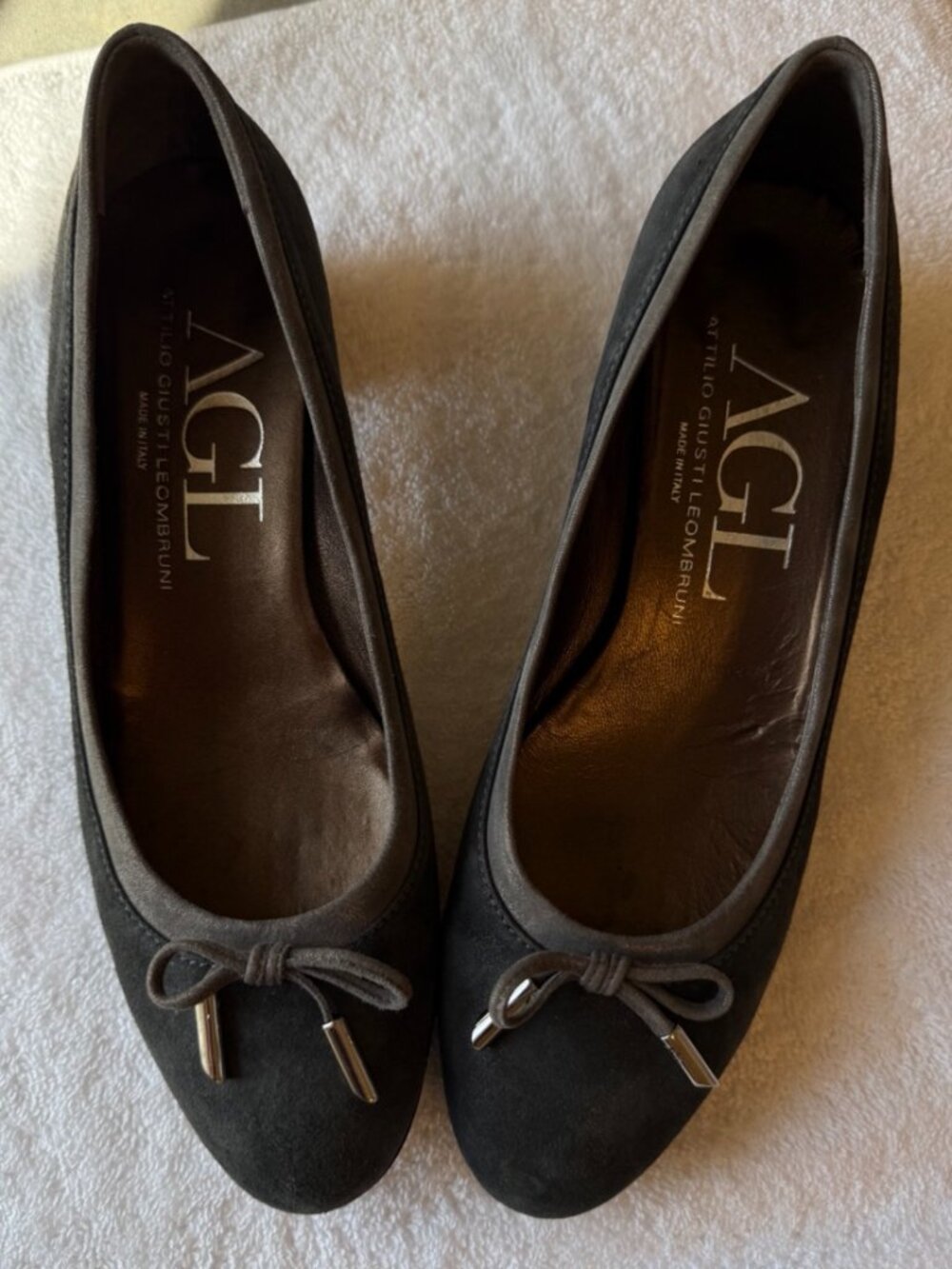 AGL N149001 Grey Leather Bow Pumps Size EU 40/US 9.5-10